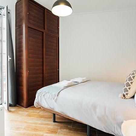 Alohamundi Peral Apartment Севиля Екстериор снимка