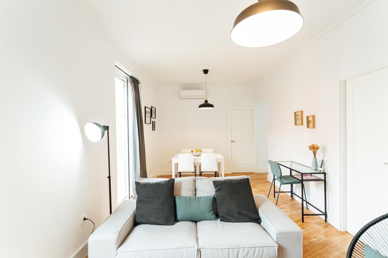 Alohamundi Peral Apartment Севиля Екстериор снимка
