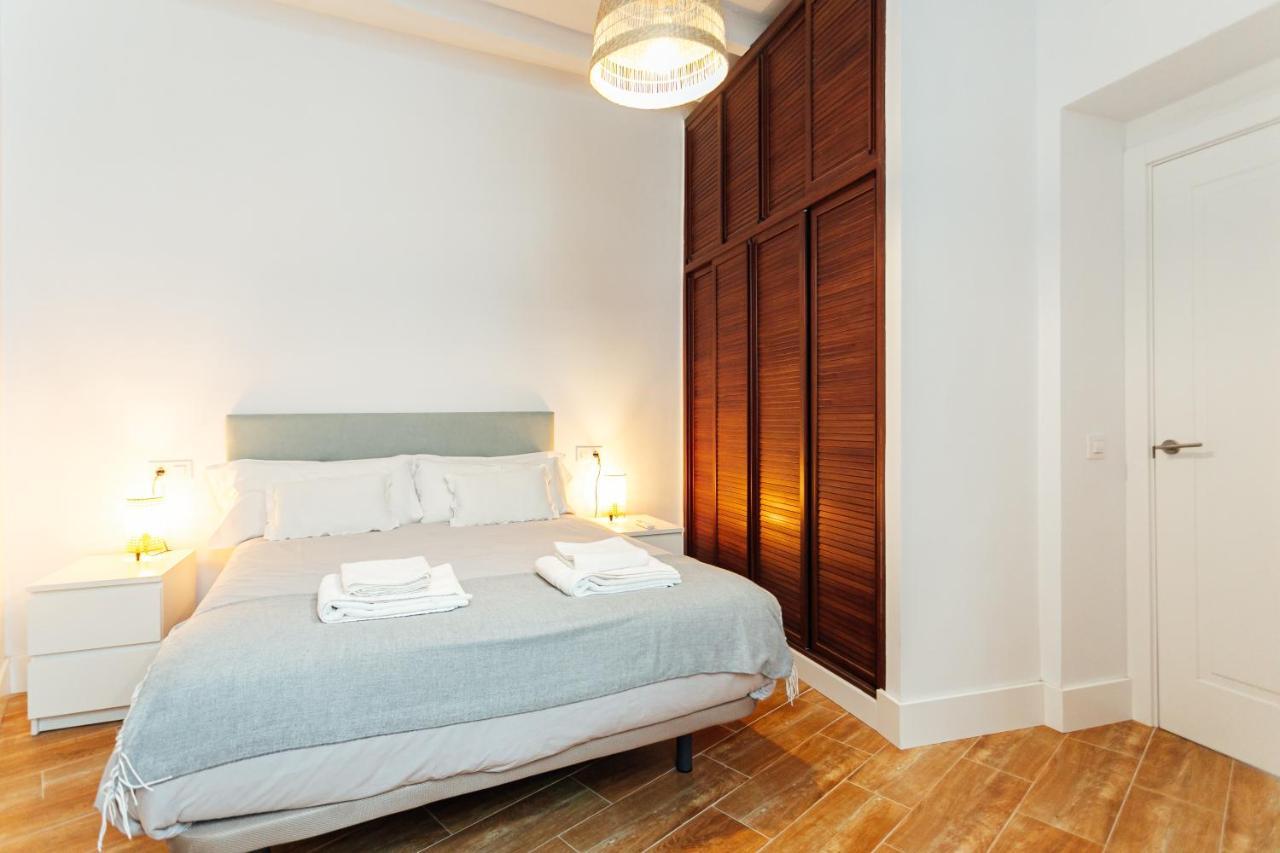 Alohamundi Peral Apartment Севиля Екстериор снимка