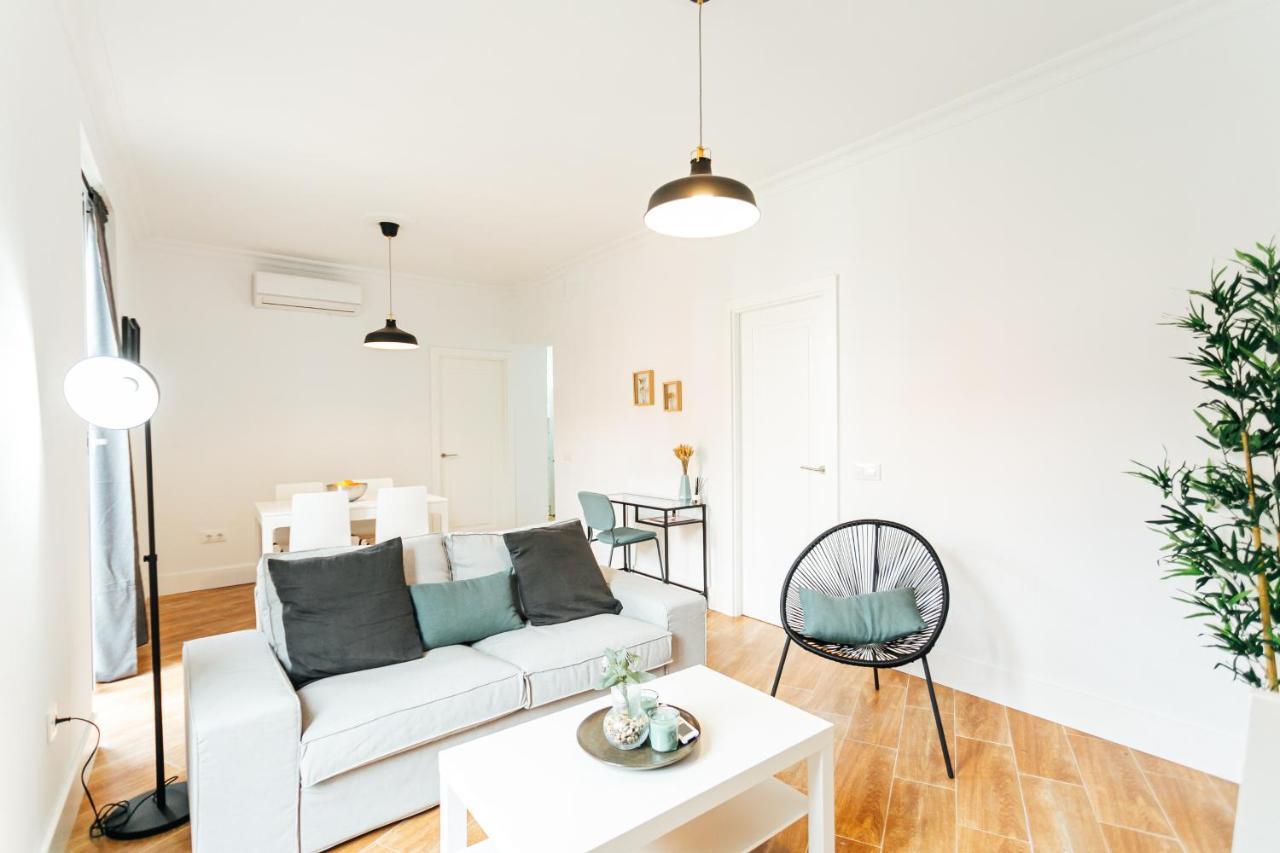 Alohamundi Peral Apartment Севиля Екстериор снимка
