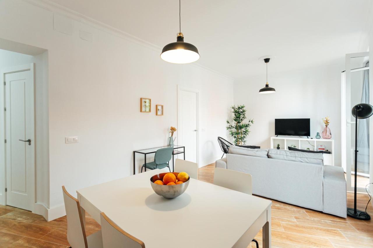 Alohamundi Peral Apartment Севиля Екстериор снимка