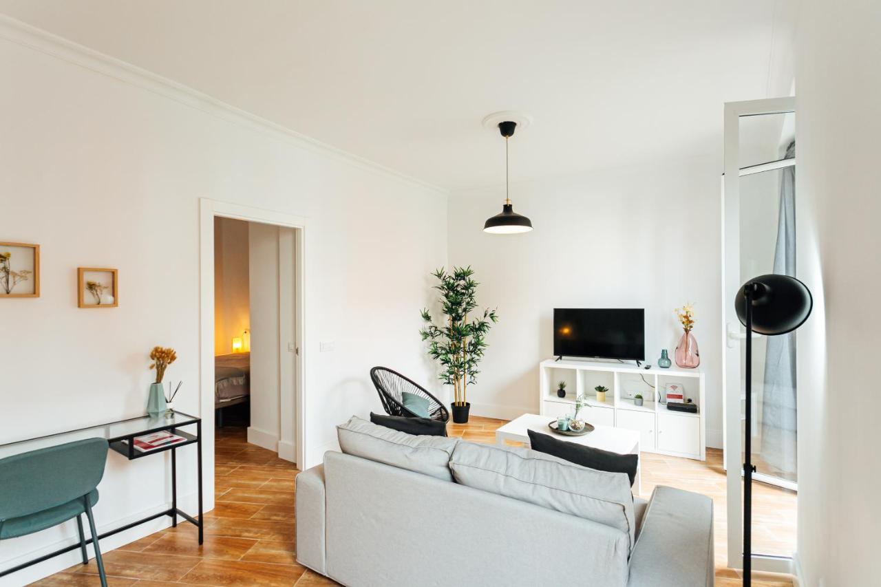 Alohamundi Peral Apartment Севиля Екстериор снимка